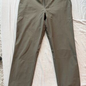 Cuts Clothing Men's AO Jogger Dark Pine slim-fit